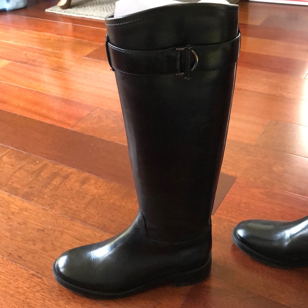 Tory Burch women’s zip up boots